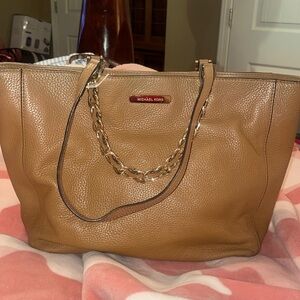 Michael Kors pebbled leather very spacious great condition purse